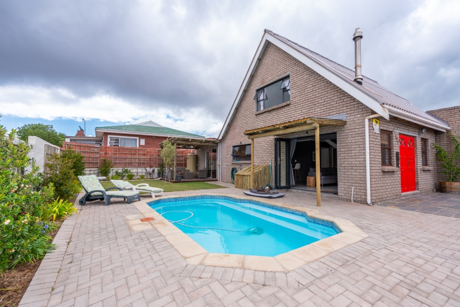 4 Bedroom Property for Sale in Myburgh Park Western Cape